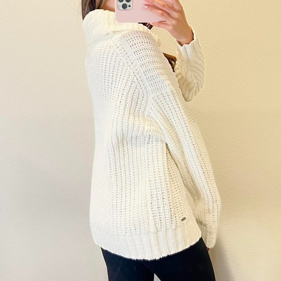 Hollister Chunky Knit Turtleneck Sweater - Picture 3 of 3